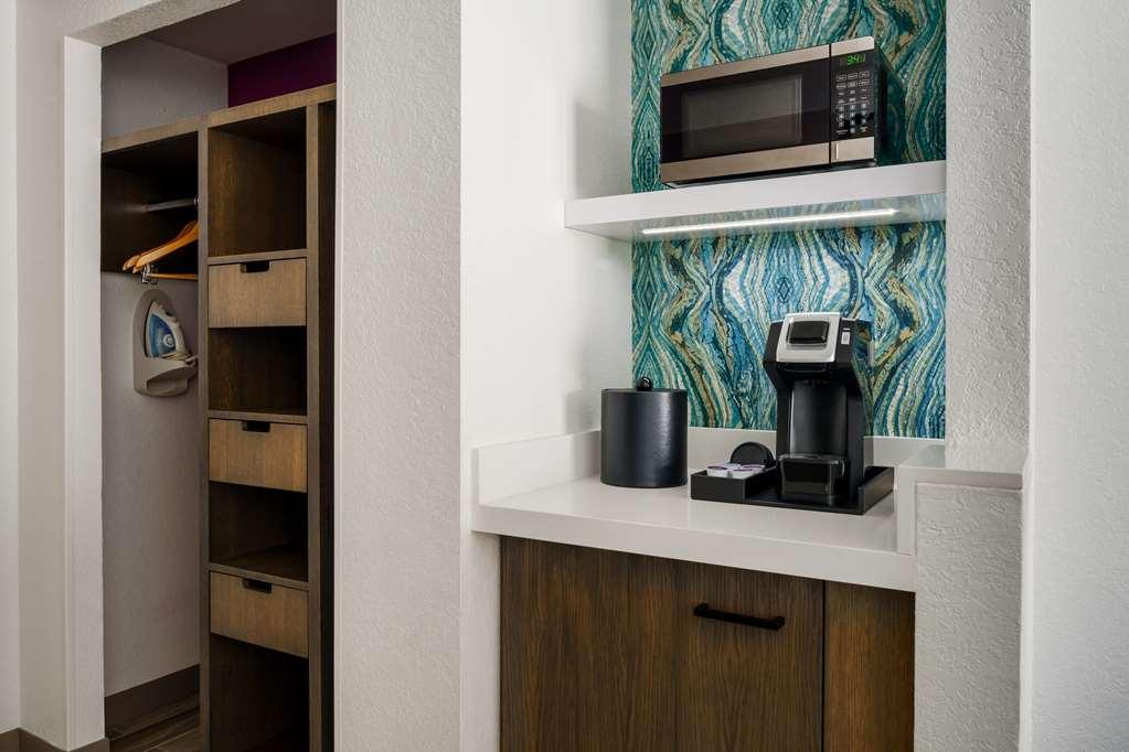 Hilton Garden Inn Лейк Мери Ресторант снимка